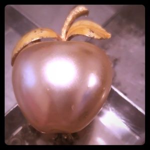 Vintage JJ Pearl Apple